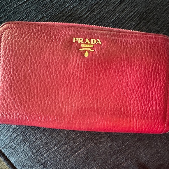 💯 Authentic Prada wallet - Picture 11 of 13